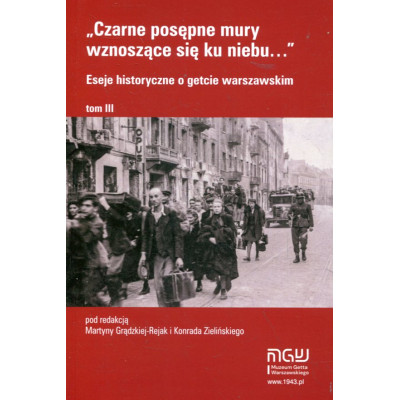 „Czarne posępne mury wznoszące się ku niebu…”